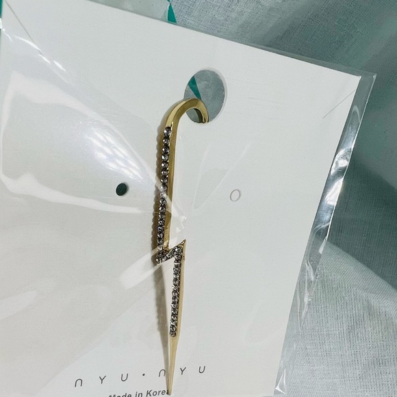 Lighting Bolt Sparkling Zircon Unique Statement Bar Ear Cuff - Picture 5 of 9